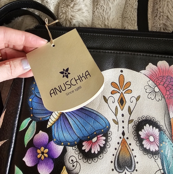 Anuschka Hand-Painted Leather Covertible Crossbody/Backpack - Picture 7 of 10